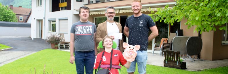 Sauschädl-Versteigerung für caritative Zwecke